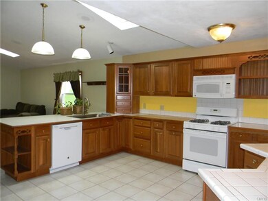 Spacious kitchen with breakfast bar