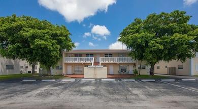 1033 NW 30th Ct unit 4, Wilton Manors, FL 33311 - photo 2
