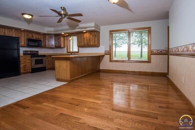 9120 SW Stewart Rd, Wakarusa, KS 66546 - photo 6
