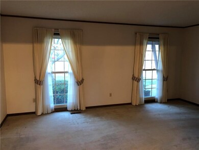 10449 Bradshaw St, Lenexa, KS 66215 - photo 5