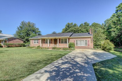 5000 Masonboro Loop Rd-large-003-24-DSC