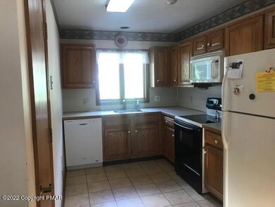 125 Duck Hollow Cir, Stroudsburg, PA 18360 - photo 5