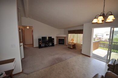 518 E Tara Lee Ave, Medical Lake, WA 99022 - photo 3