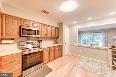 10013 Beacon Pond Ln, Burke, VA 22015 - photo 4