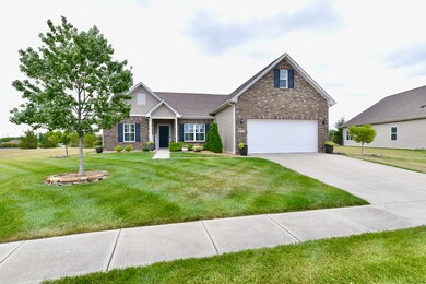 2449 Wildflower Ln, Greenwood, IN 46143 - photo 4