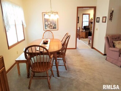 2804 Rainier Dr, Springfield, IL 62704 - photo 5