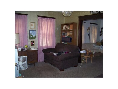 Living Room - larger than appears (hard to photogr