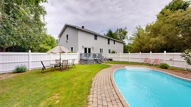 5 Salmon Brook Street, Lisbon