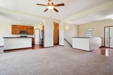 2817 Pendleton Dr, Cedar Falls, IA 50613 - photo 6