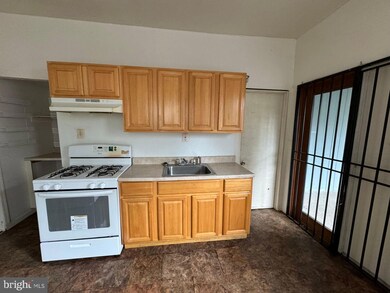 1016 Pine St unit 1, Darby, PA 19023 - photo 2