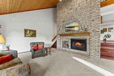 9073 Hyland Creek Cir, Bloomington, MN 55437 - photo 3