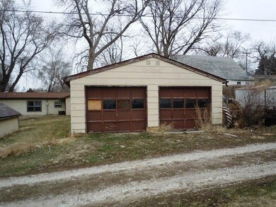 Detached garage