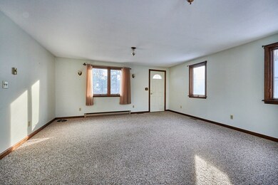 5 Blossom Ln, Holyoke, MA 01040 - photo 7