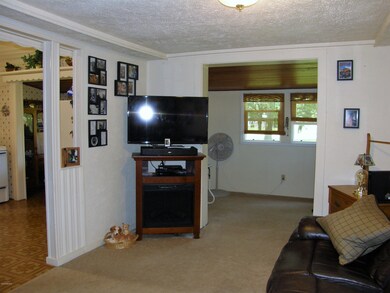 2672_7_LivingRm
