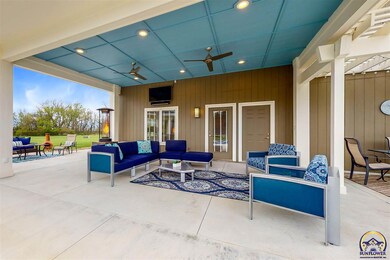 5019 SW Knudsen Rd, Topeka, KS 66610 - photo 6