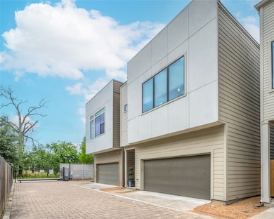 614 Thornton Rd unit F, Houston, TX 77018 - photo 2