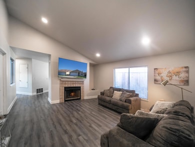 1724 Norfolk Way, Ceres, CA 95307 - photo 4