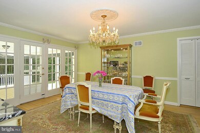 8908 Honeybee Ln, Bethesda, MD 20817 - photo 5