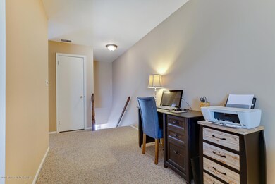 302 Gloucester Ct Matawan NJ-large-005-1
