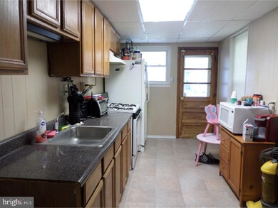 320 Kline St, Reading, PA 19611 - photo 4