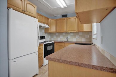 44 Windsor C, West Palm Beach, FL 33417 - photo 6