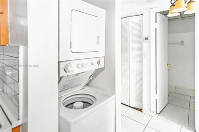 Samari Lake unit 2162, Hialeah, FL 33016 - photo 5