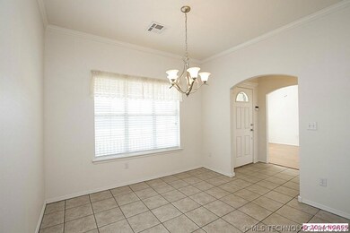 Ceramic tile featured - eat in kitchen
