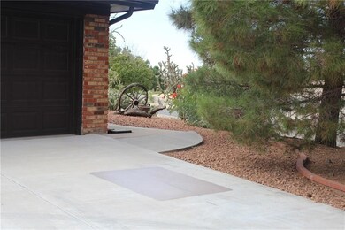 1400 Pintoresco Dr, El Paso, TX 79935 - photo 6