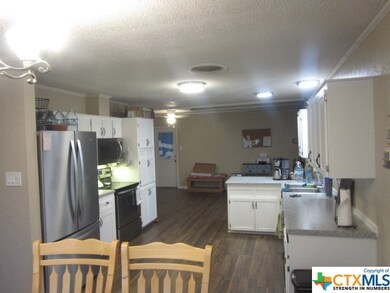 415 Nauert St, Copperas Cove, TX 76522 - photo 2