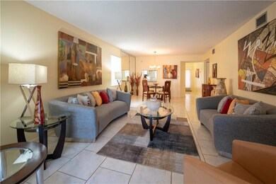 LIVING / DINING