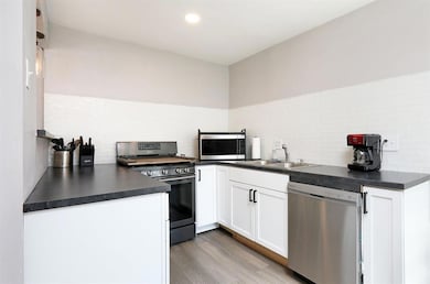 4001 42nd St, Des Moines, IA 50310 - photo 5