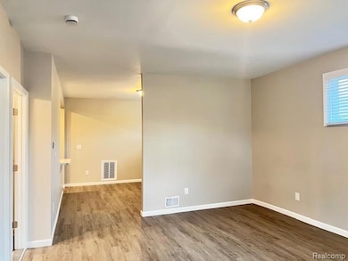 2912 Garland St, Detroit, MI 48214 - photo 3