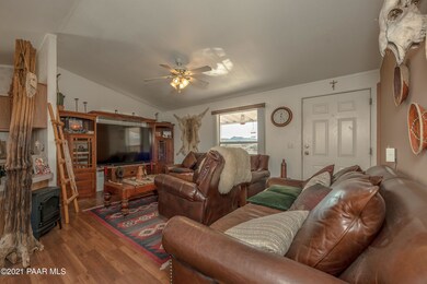 003_Living Room