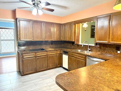 914 S Pineda St, Jacksonville, TX 75766 - photo 6