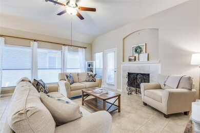 1319 Oakcrest Dr, Providence Village, TX 76227 - photo 5