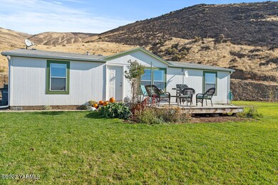 937RestHavenRd-4