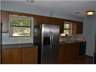 Kitchen, Bosch dishwasher, matching black oven/ran
