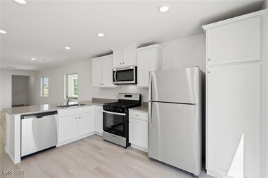 6724 Violet Cascade Ave, Las Vegas, NV 89156 - photo 5