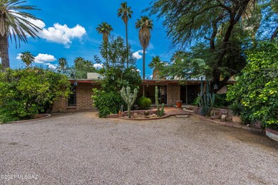 6431 N Treasure Dr (3)