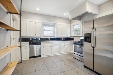 911 Oxford St, Houston, TX 77008 - photo 7