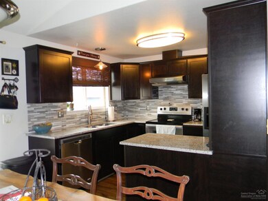 1946 SW 29th St, Redmond, OR 97756 - photo 3