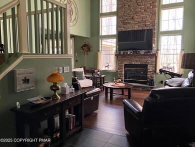 408 Gentian Ln, Pocono Pines, PA 18350 - photo 5