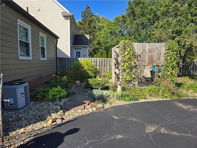 25731 Farringdon Ave, Euclid, OH 44132 - photo 5