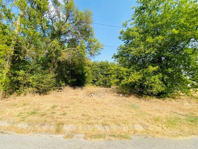 1112 Buck St, Gainesville, TX 76240 - photo 2