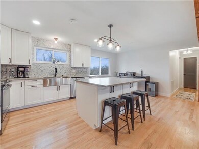 Look at those hardwoods shine!
