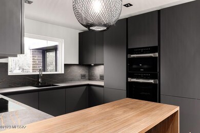 Seamless SieMatic Cabinetry