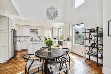 Dining to kitchen