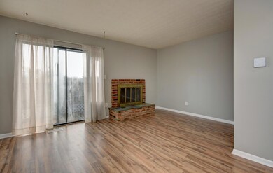 890 Westbury Ln S unit 2-A, Columbus, OH 43228 - photo 4