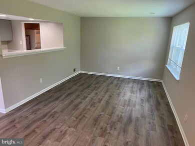 9689 Hagel Cir unit 38/C, Lorton, VA 22079 - photo 4