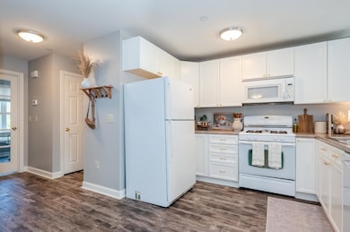 88 Prescott St unit 88, Nashua, NH 03064 - photo 7